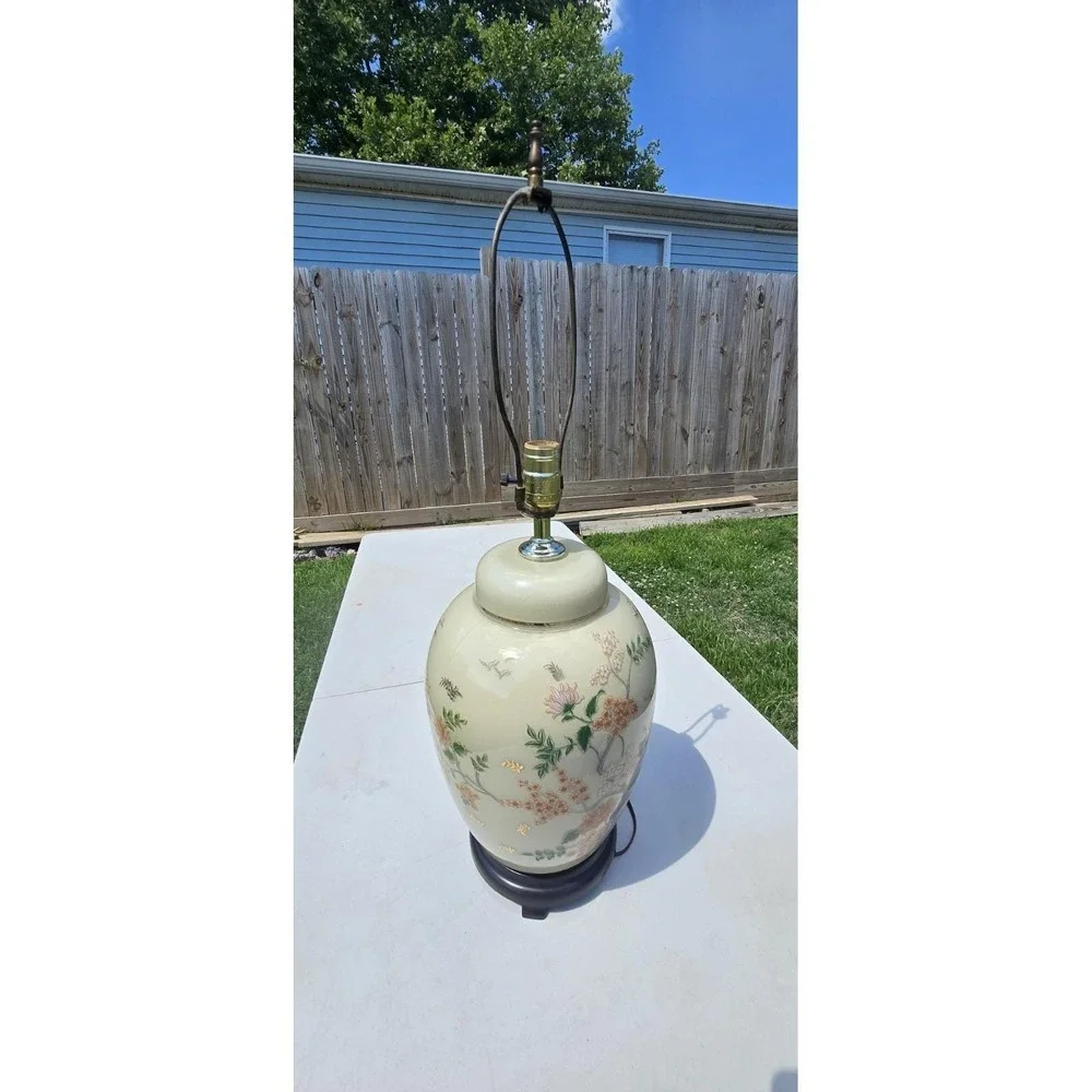 Vintage Late 20th Century Chinoiserie Hand Painted Ginger Jar Table Lamp.